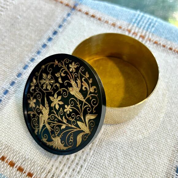 Vintage Oneida Brass Trinket Box with Velvet Lining, Floral Bird Lid – 2.5” Wide - Picture 12 of 15